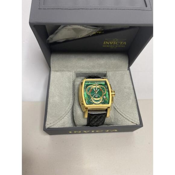 s 1 rally invicta men's watches Model 5663 Gold Style Immaculate Condition 48mm